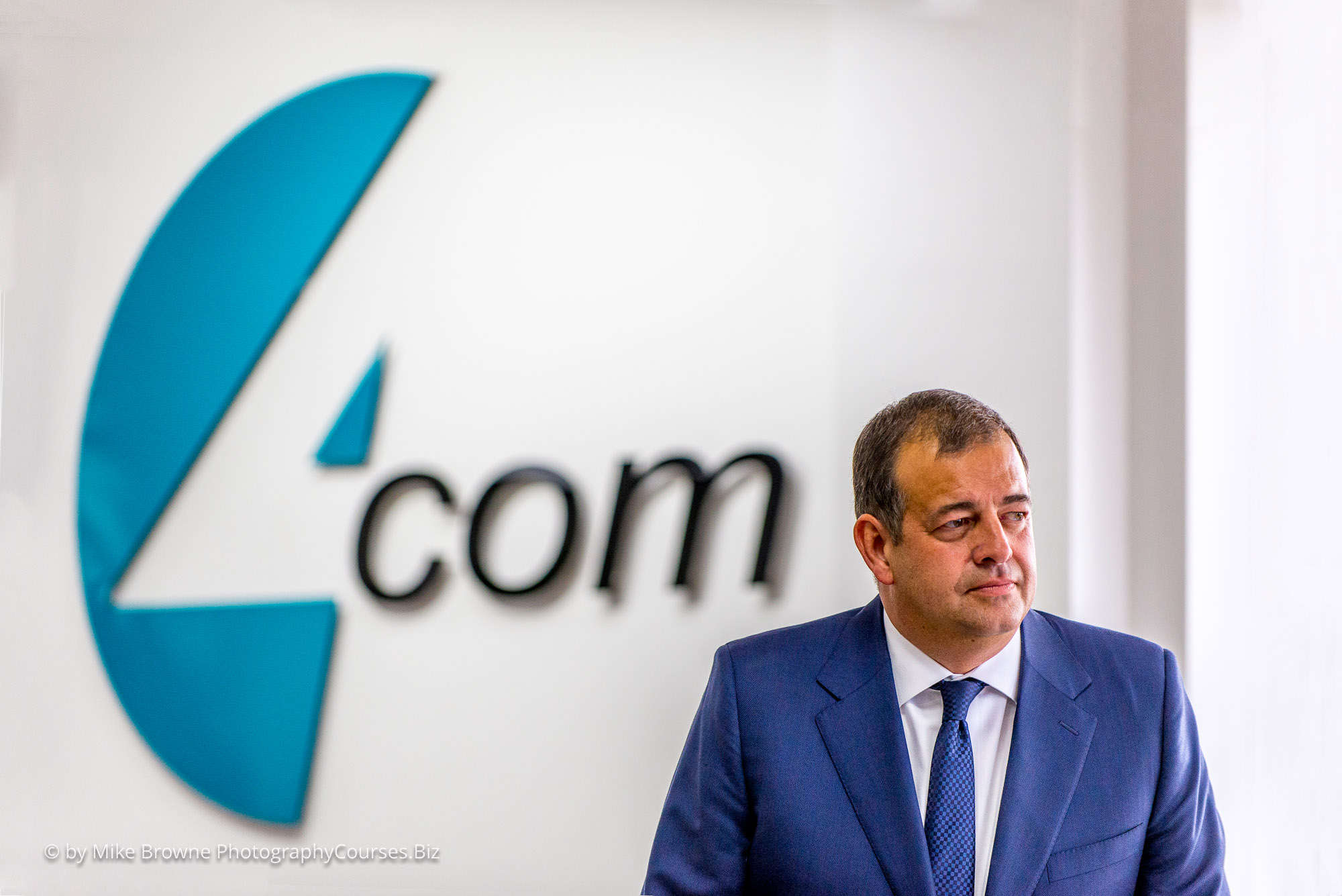 4 com